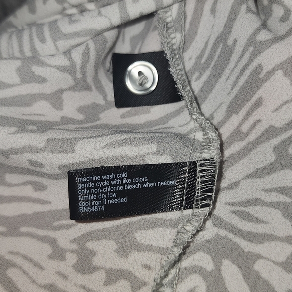 THE LIMITED Ashton Blouse​ - Picture 5 of 9